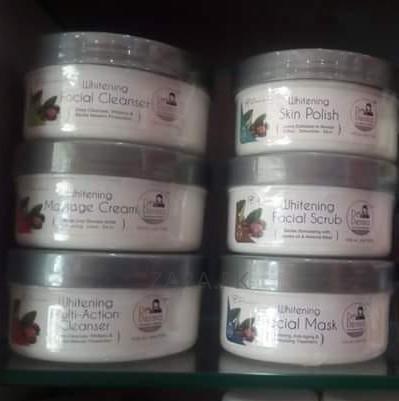 Dr Derma complete Whitening Facial Kit - Zara.pk